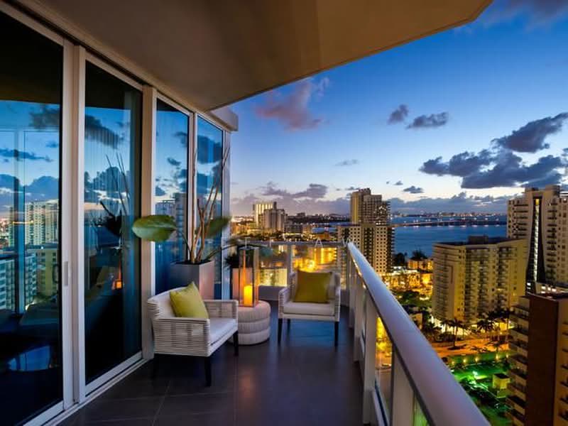 Kondominium untuk Dijual di Best Invest 2R2B Condo Positive Cashflow [Link LRT MRT] [Fully Furnish] - Jeff Aw - Balcony - PropertyGuru.com.my