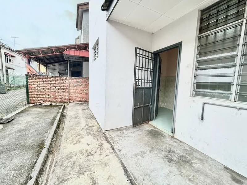 Rumah Teres 1.5 Tingkat untuk Dijual di Bandar Putra (Kulai) - Tycia Law - PropertyGuru.com.my