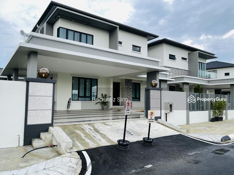 For Sale - 2-storey semi-detached house, Eleven Residence,Stampin Tengah
