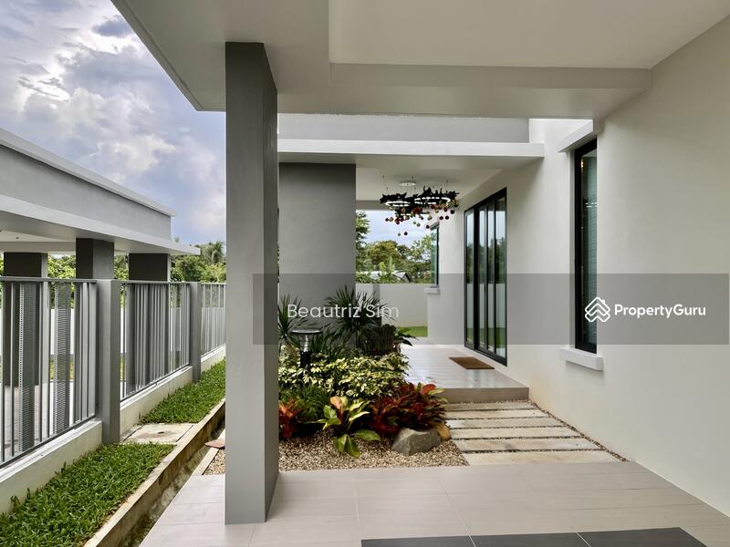 For Sale - 2-storey semi-detached house, Eleven Residence,Stampin Tengah