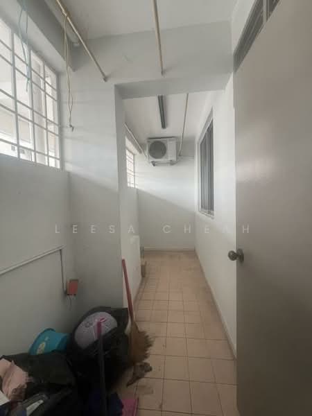 Apartment for Sale at Pangsapuri Seri Cemerlang - Leesa Cheah - Corridor - PropertyGuru.com.my