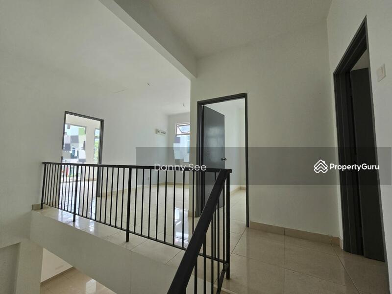 Taman Scientex Kulai 2 Maple Double Storey Cluster House 4 Rooms, Kulai, Johor, 4 Bedrooms, 2245