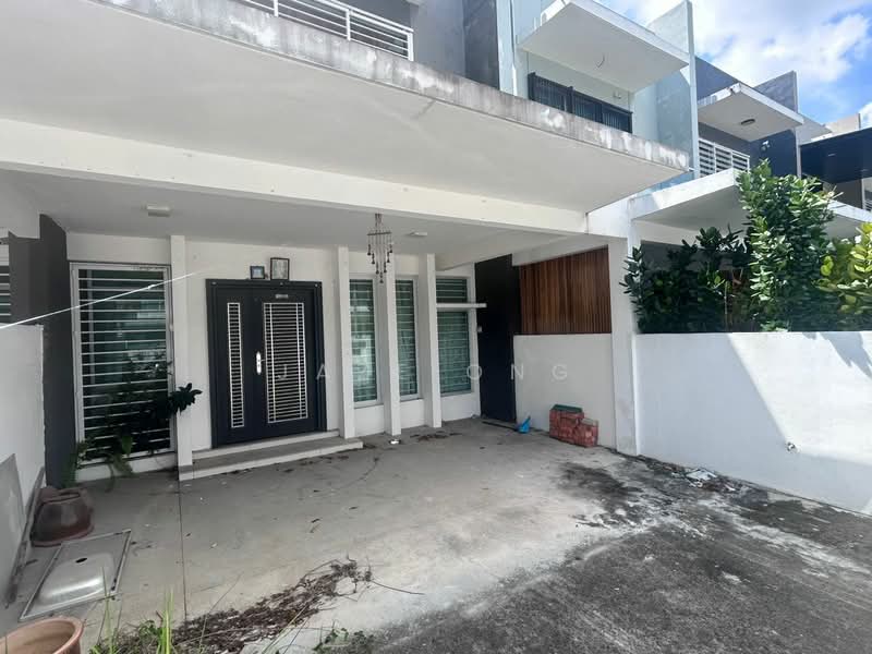 2-storey Terraced House for Sale in Bandar Putra Permai (Seri Kembangan) - Jaze Ong - Exterior - PropertyGuru.com.my