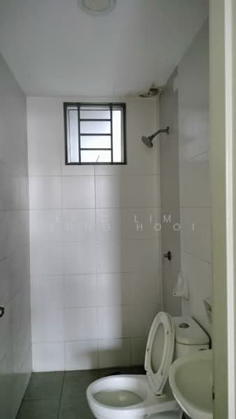 Pangsapuri untuk Dijual di Orchis Apartment - Eric Lim Seong Hooi - Bathroom - PropertyGuru.com.my