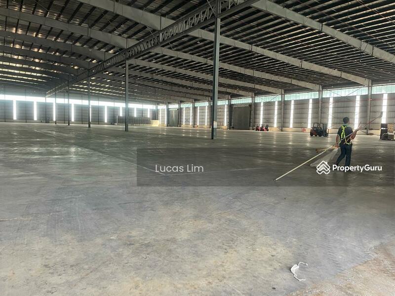 Untuk Disewa - Grade A Bungalow Detached Warehouse With Loading Bay for Rent In North Port