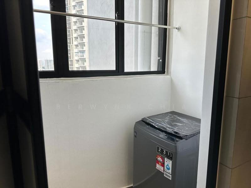 Kondominium untuk Disewa di Gems Residences - Berwynn Chia - Balcony - PropertyGuru.com.my