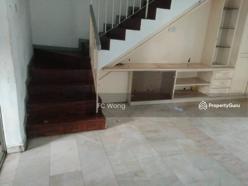 2 Storey Corner House 2700 Sq Ft 4R 3B In USJ 1 Subang Jaya for Sell
