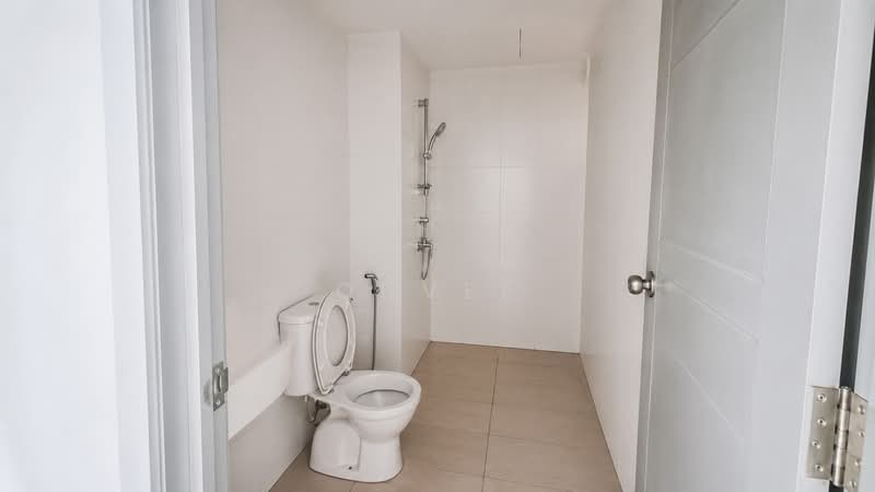 Kondominium untuk Dijual di The Latitude Condominium - Quvee Ooi - Bathroom - PropertyGuru.com.my
