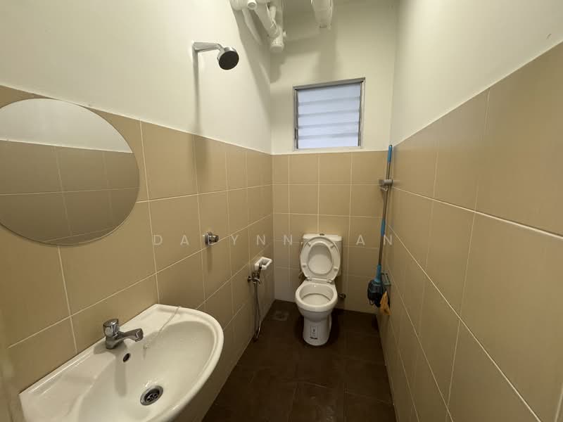 Apartment for Rent at Pangsapuri Seri Utama - Dalynn Tan - Bathroom - PropertyGuru.com.my
