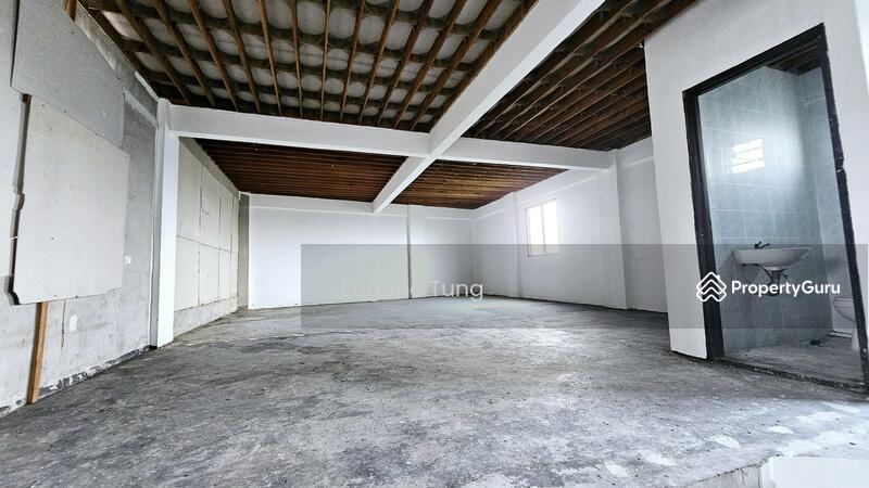 For Sale - Commercial land with 2 adjoined shophouses and 2 five-storey buildings in Sungai Jawi