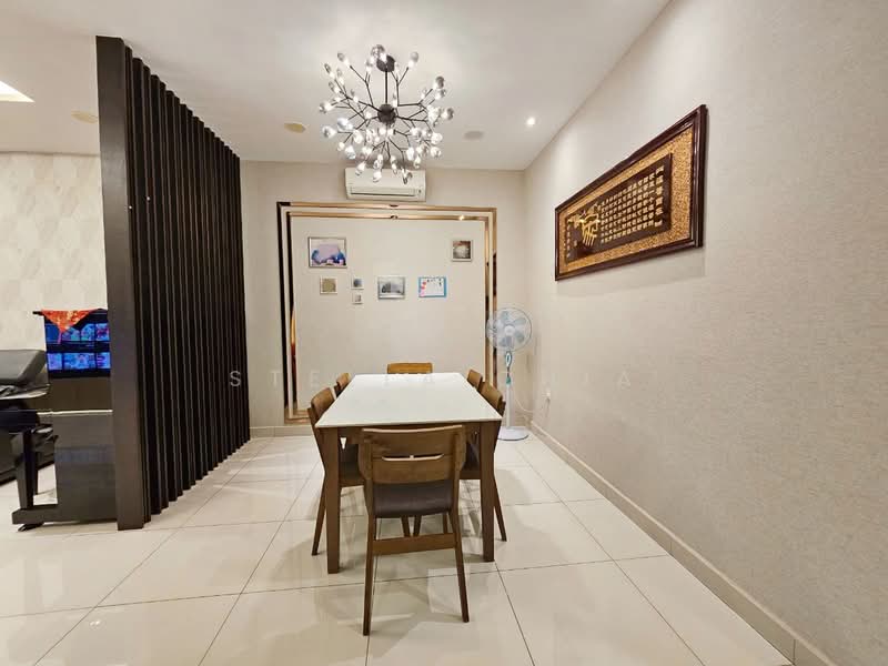 Rumah Teres 2-Tingkat untuk Dijual di Kampung Dato Onn (Johor Bahru) - Stella Chia - Dining Room - PropertyGuru.com.my
