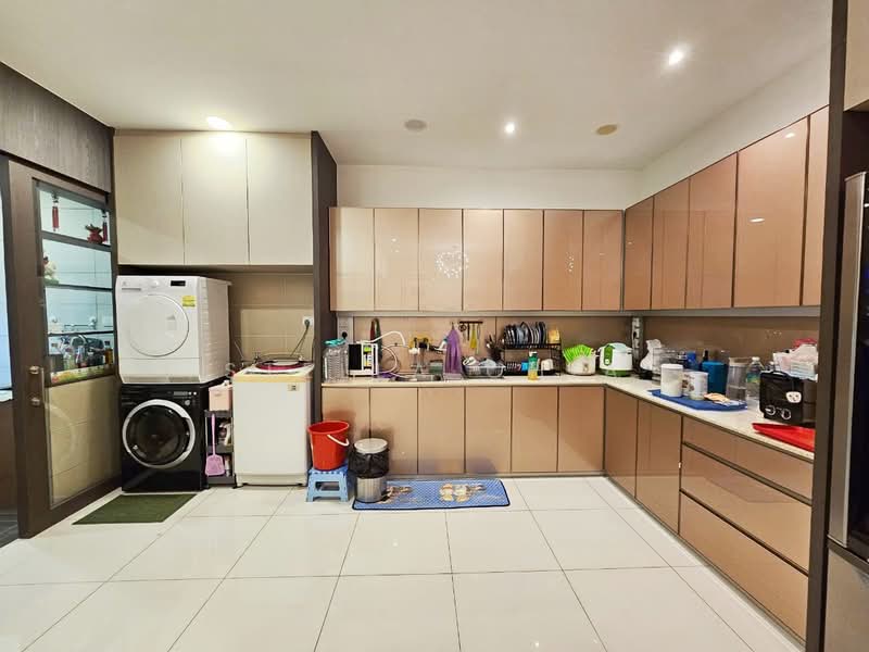 Rumah Teres 2-Tingkat untuk Dijual di Kampung Dato Onn (Johor Bahru) - Stella Chia - Kitchen - PropertyGuru.com.my