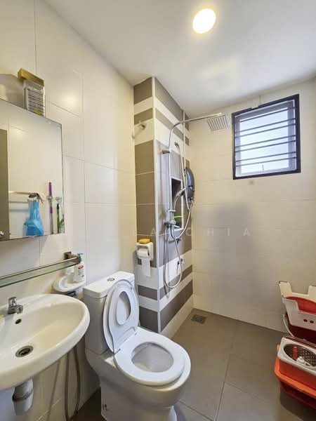 Rumah Teres 2-Tingkat untuk Dijual di Kampung Dato Onn (Johor Bahru) - Stella Chia - Bathroom - PropertyGuru.com.my