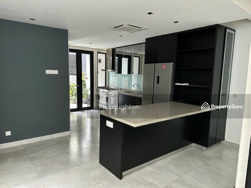 modern kitchen cabinets with gas hob, oven, cooker hood, dishwasher, fridge/freezer, air cond unit