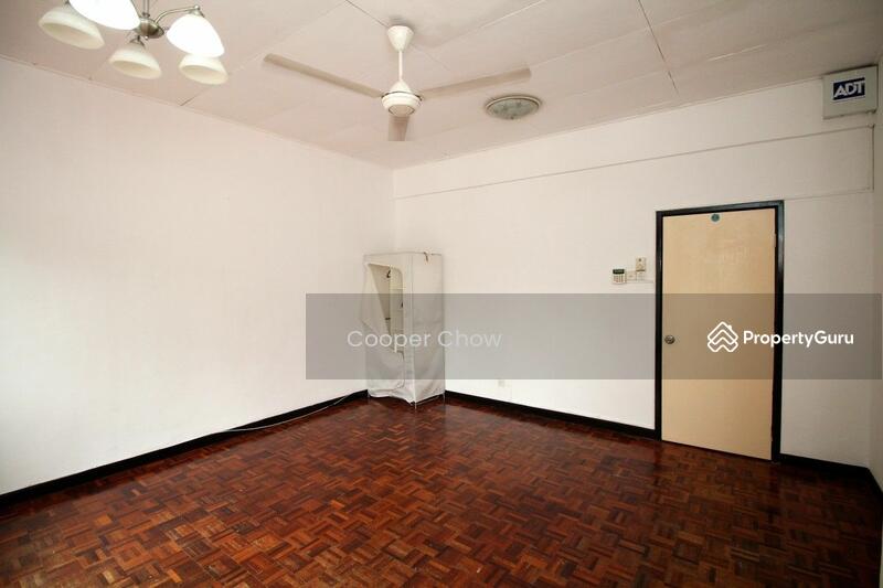 2-storey Terraced House for Sale in Taman Kelana Idaman (Ara Damansara) - Cooper Chow - PropertyGuru.com.my