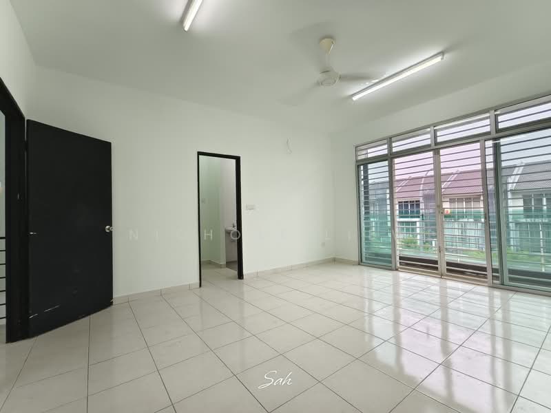 Rumah Teres 3 Tingkat untuk Dijual di Kajang (Selangor) - Nichole Liew - Living Room - PropertyGuru.com.my