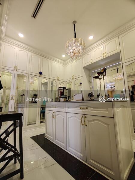 make up room