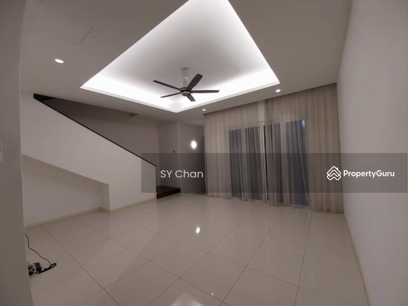 Puta Heights The Glades 3 Sty Superlink House Subang Jaya, Putra