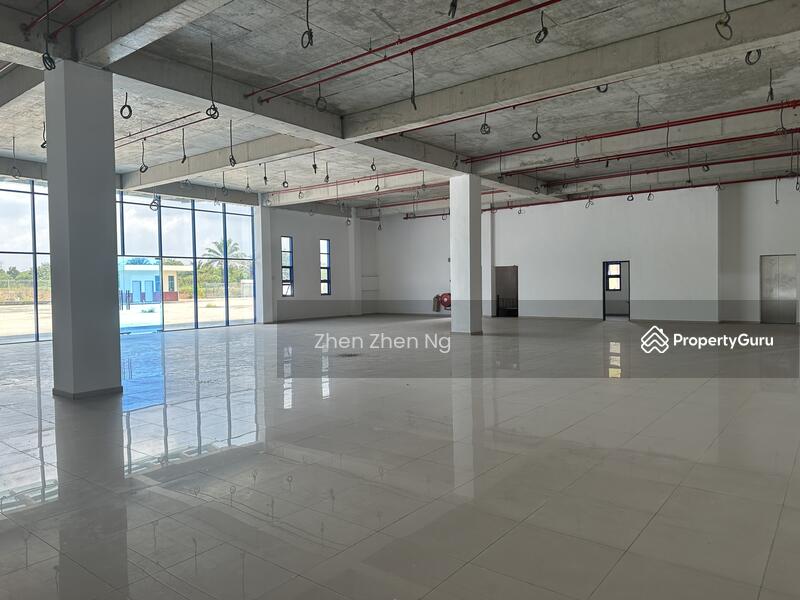 For Sale - Kulai, 10 Acres Detached Factory for Sale, built up 300,000, 1,000 amps, very Height Ceiling: 18m