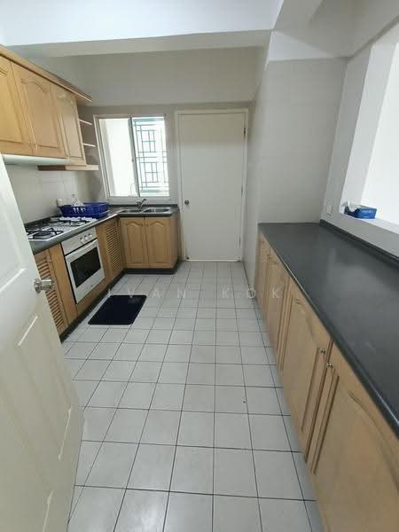 Kondominium untuk Dijual di Bungaraya Condominium - Ivan Kok - Kitchen - PropertyGuru.com.my