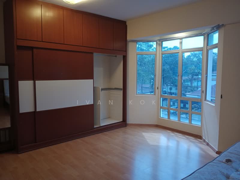Kondominium untuk Dijual di Bungaraya Condominium - Ivan Kok - Bedroom - PropertyGuru.com.my