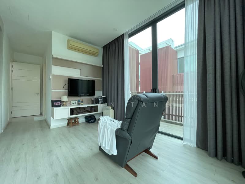 For Sale - The Airie