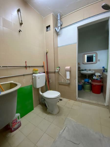 Pangsapuri untuk Disewa di Desa Green - Chris Teoh - Bathroom - PropertyGuru.com.my