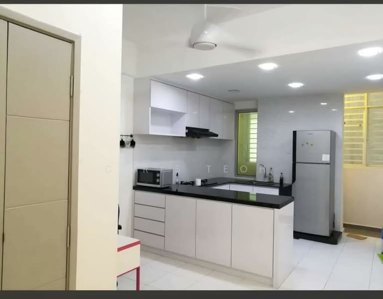 Condominium for Rent at The Golden Triangle Condominium - Chris Teoh - Kitchen - PropertyGuru.com.my