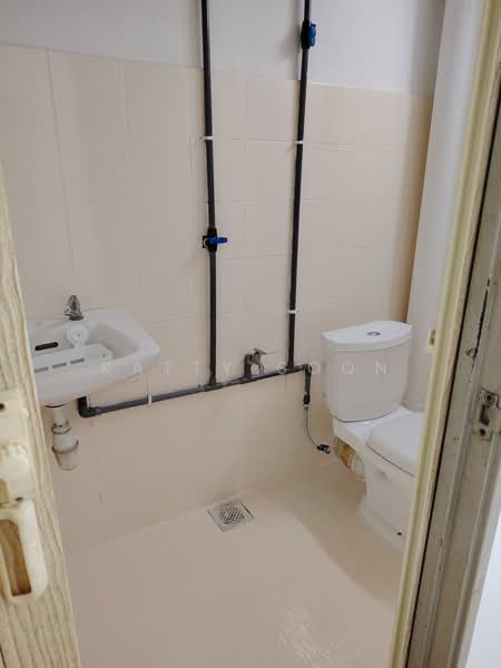 Flat for Sale at Taman Serdang Perdana - Katty Soon - Bathroom - PropertyGuru.com.my