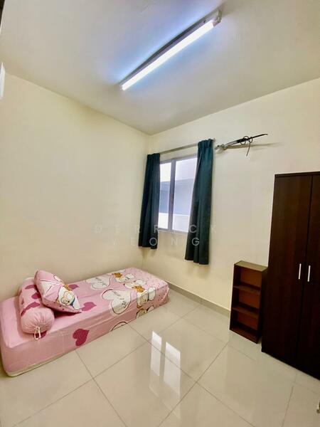 For Rent - Koi Tropika