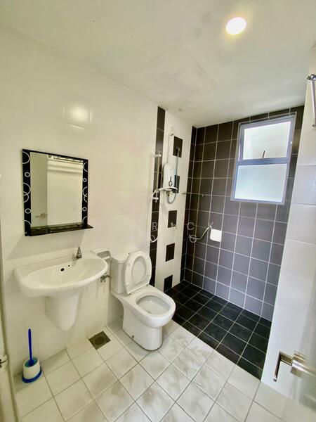 For Rent - Koi Tropika