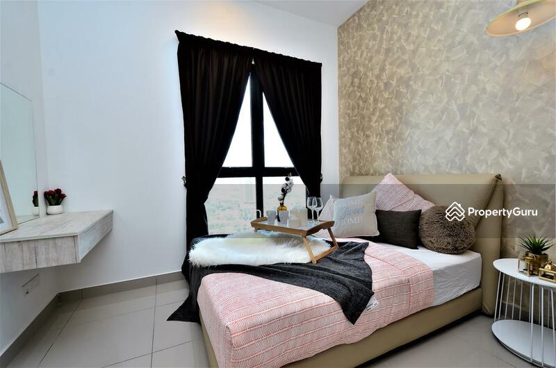 For Sale - Ready Move In Unit! Freehold 3R2B, Fully Furnished! Walking distance to Mall! ROI 8%!