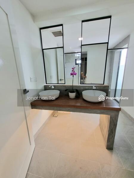 Bungalow House for Rent in Taman Bukit Pantai (Bangsar) - Jonathan Tai - Master Toilet - PropertyGuru.com.my