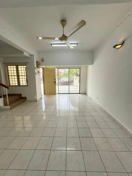 Rumah Teres 2 Tingkat untuk Dijual di Bandar Puchong Utama (Puchong) - Andy LCH - Living Room - PropertyGuru.com.my