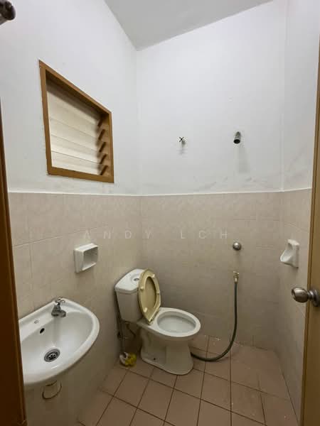 Rumah Teres 2 Tingkat untuk Dijual di Bandar Puchong Utama (Puchong) - Andy LCH - Bathroom - PropertyGuru.com.my