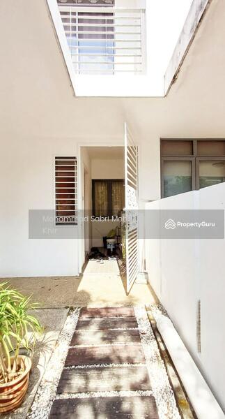 Main entrance door. View from outside. 