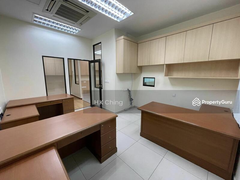 Untuk Disewa - Large Warehouse office Facing main road Klebang Melaka City