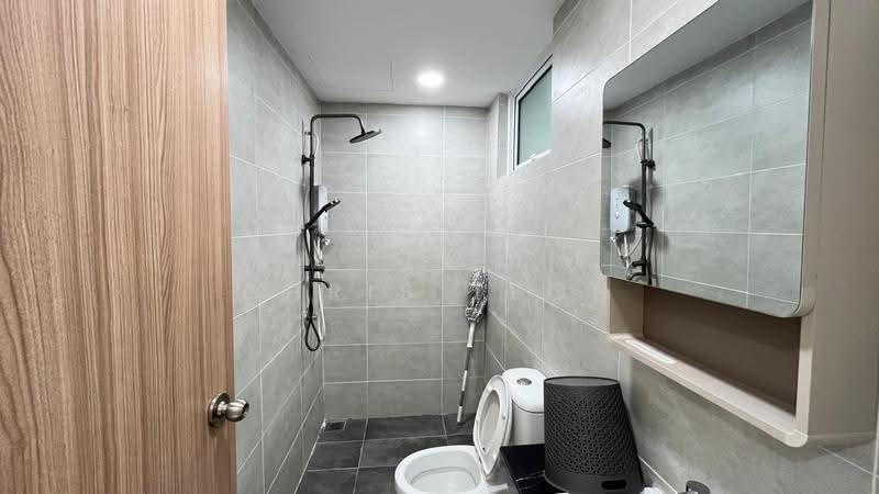 Condominium for Rent at QuayWest Residence - Chris Teoh - Bathroom - PropertyGuru.com.my
