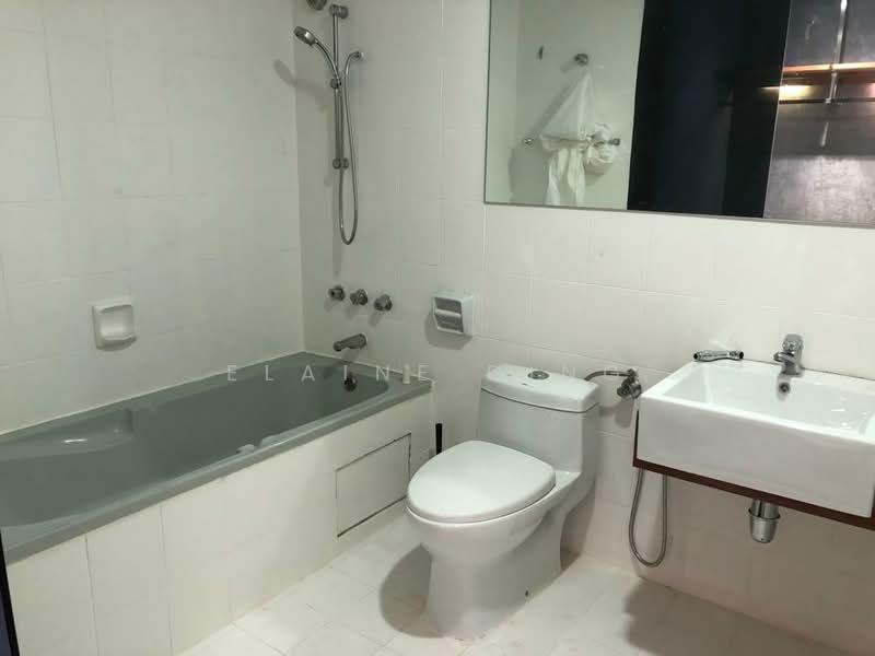 Rumah Bandar untuk Disewa di Country Heights (Kajang) - Elaine Ding - Bathroom - PropertyGuru.com.my