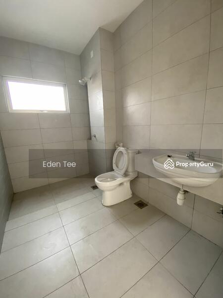 Washroom@Master Bedroom