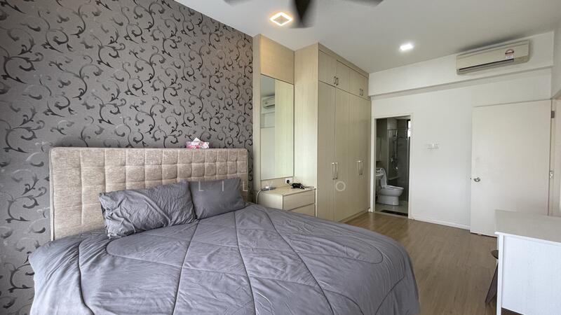 Untuk Dijual - The WaterEdge (Pinggiran Air)