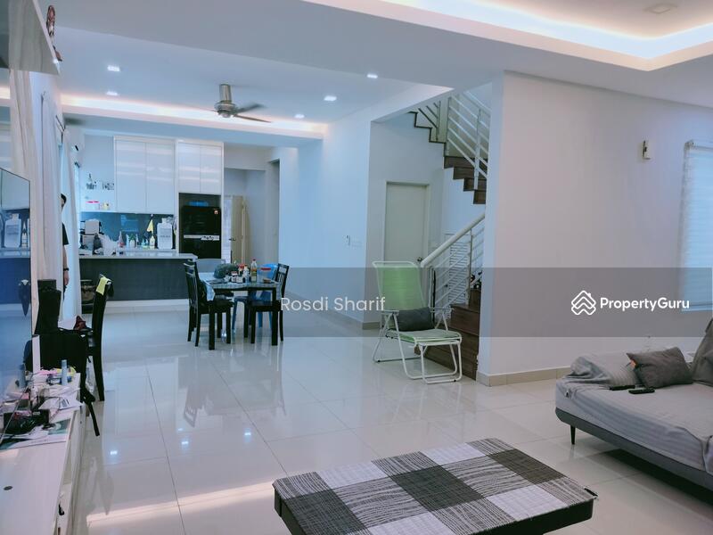 For Sale - Beautiful Bungalow Double Storey Saujana Rawang
