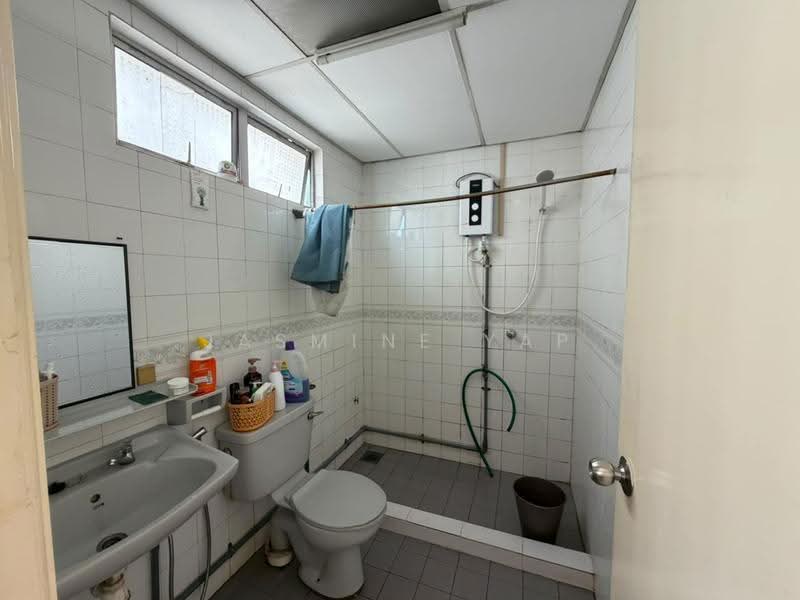 Condominium for Rent at University Tower - Jasmine Yap - Bathroom - PropertyGuru.com.my
