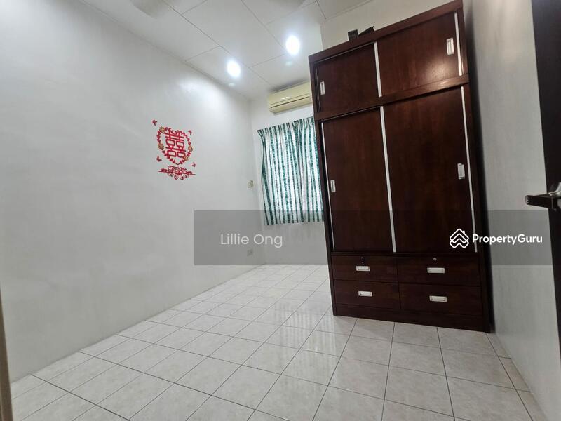 1st floor bedroom 