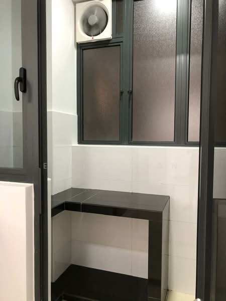 Servis Apartment untuk Disewa di United Point (Residensi Berpadu) - Elaine Lian - Balcony - PropertyGuru.com.my