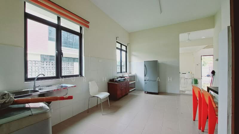 Rumah Berkembar untuk Dijual di Puncak Bestari (Puncak Alam) - Nur Hanizah - PropertyGuru.com.my