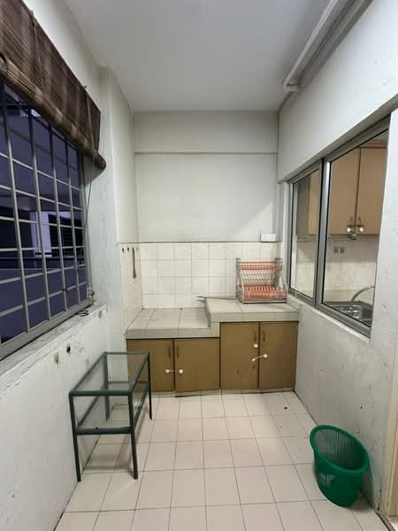 Apartment for Sale at Ixora - Elaine Yap - Kitchen - PropertyGuru.com.my