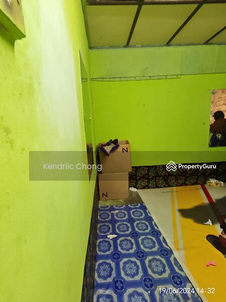 Untuk Dijual - Balakong Freehold 1.5 storey landed house in Jalan Taming Sari 1