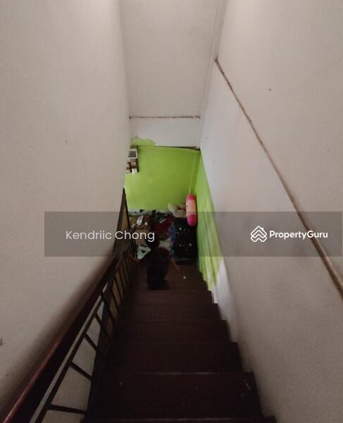 Untuk Dijual - Balakong Freehold 1.5 storey landed house in Jalan Taming Sari 1