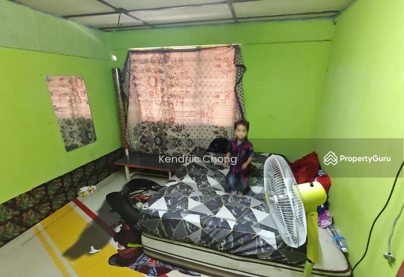 Untuk Dijual - Balakong Freehold 1.5 storey landed house in Jalan Taming Sari 1